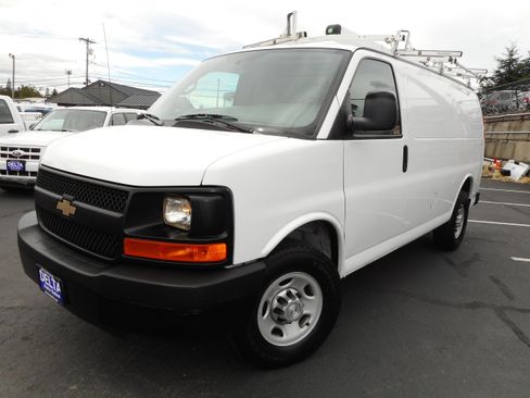 Used 2015 Chevrolet Express 2500 RWD image 9