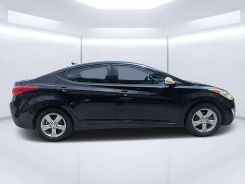 Used 2013 Hyundai Elantra GLS w/ Preferred Pkg FWD image 2