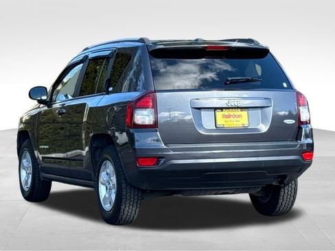 Used 2017 Jeep Compass Latitude image 6