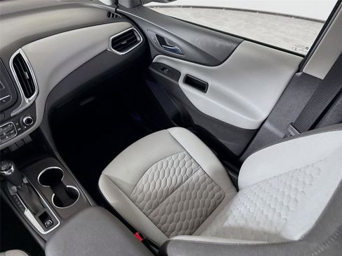Used 2018 Chevrolet Equinox LT image 24