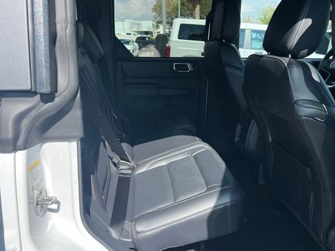 New 2026 Ford Bronco Outer Banks w/ Sasquatch Package AWD/4WD image 16