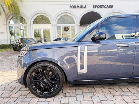 Used 2024 Land Rover Range Rover Long Wheelbase Autobiography image 22