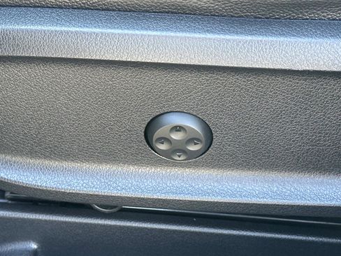 Used 2021 Mercedes-Benz GLB 250 image 18