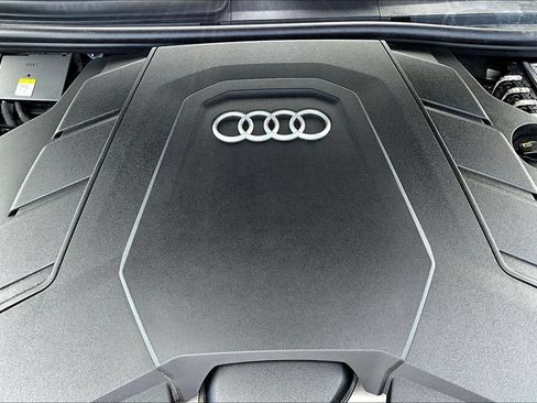 Used 2020 Audi Q8 Premium Plus w/ Premium Plus Package AWD/4WD image 31