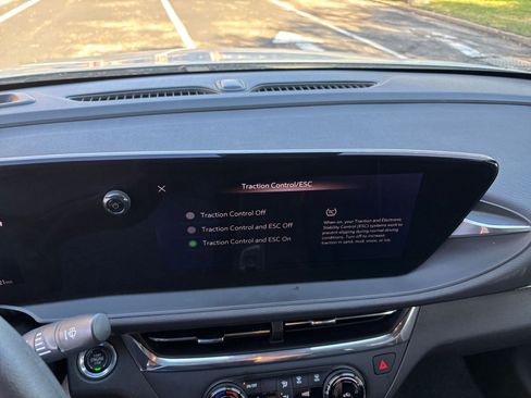 Used 2025 Buick Envista Preferred image 17