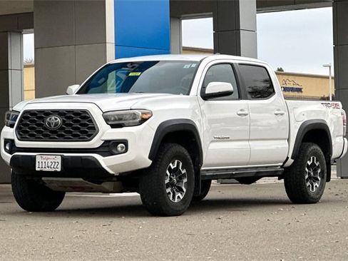 Used 2020 Toyota Tacoma TRD Off-Road image 10