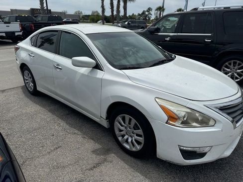 Used 2015 Nissan Altima 2.5 S w/ Power Driver Seat Package image 2