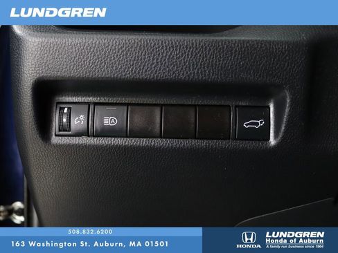 Used 2021 Toyota RAV4 XLE w/ Convenience Package image 28