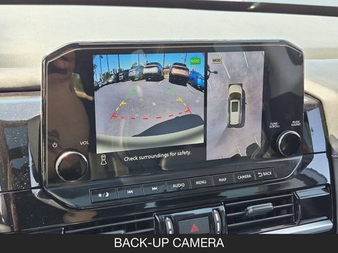 Used 2025 Nissan Pathfinder SL w/ SL Premium Package FWD image 23