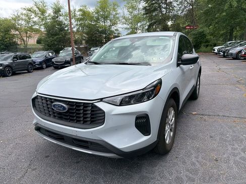 Used 2025 Ford Escape Active AWD/4WD image 1