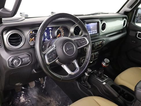 Used 2021 Jeep Gladiator Overland w/ LED Lighting Group AWD/4WD image 24