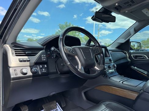 Used 2020 GMC Yukon XL Denali w/ Denali Ultimate Package AWD/4WD image 14