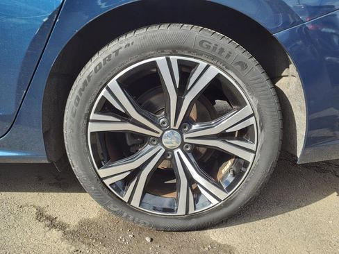 Used 2021 Volkswagen Passat 2.0T SE image 6