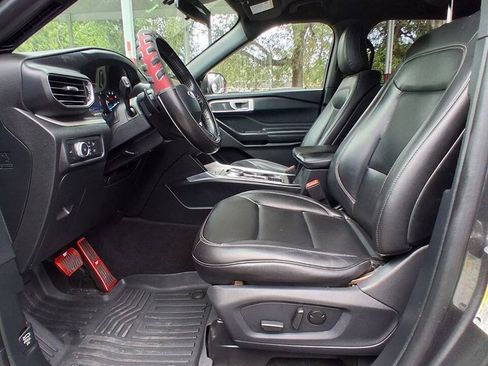 Used 2020 Ford Explorer XLT w/ Equipment Group 202A RWD image 9