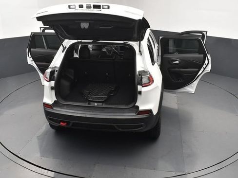 Used 2022 Jeep Cherokee Trailhawk AWD/4WD image 29