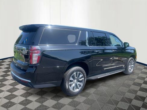 Used 2021 Chevrolet Suburban LT w/ LT Signature Package AWD/4WD image 4