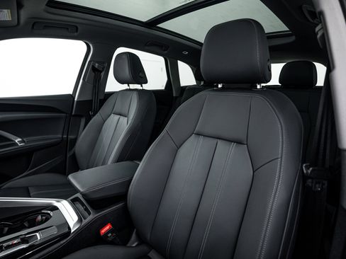 Certified 2025 Audi Q5 Premium w/ Convenience Package image 15