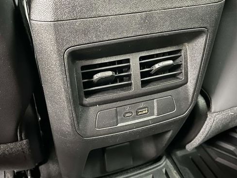 Used 2025 Chevrolet Colorado Z71 AWD/4WD image 23