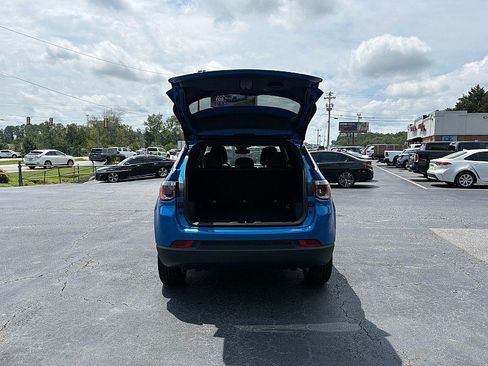 Used 2024 Jeep Compass Latitude AWD/4WD image 12