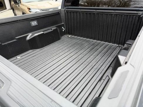 Used 2025 Toyota Tacoma SR AWD/4WD image 8