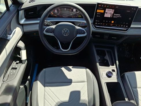 New 2026 Volkswagen Tiguan SE AWD/4WD image 7