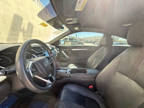 Used 2020 Honda Civic Touring image 5
