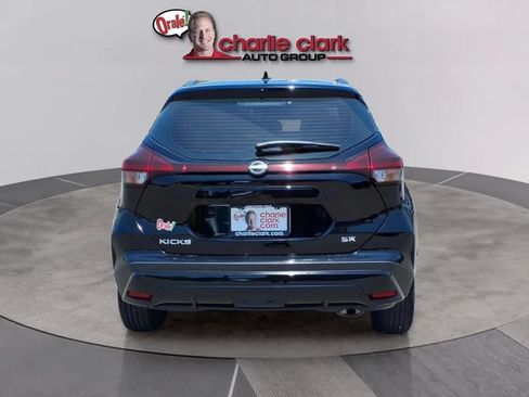Used 2023 Nissan Kicks SR w/ SR Premium Package FWD image 5