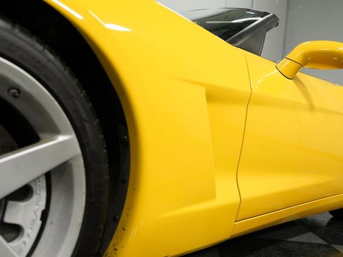 Used 2005 Chevrolet Corvette Convertible w/ Performance Handling Package image 18