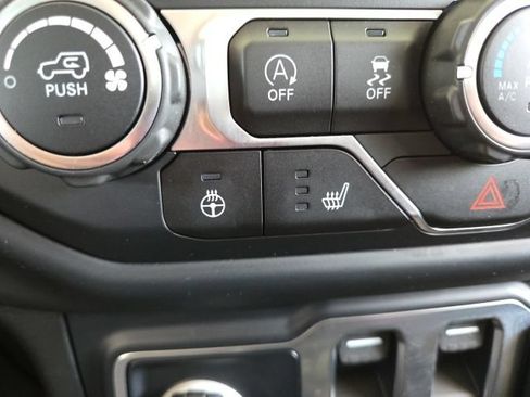 Used 2019 Jeep Wrangler Sport w/ Quick Order Package 23S AWD/4WD image 7