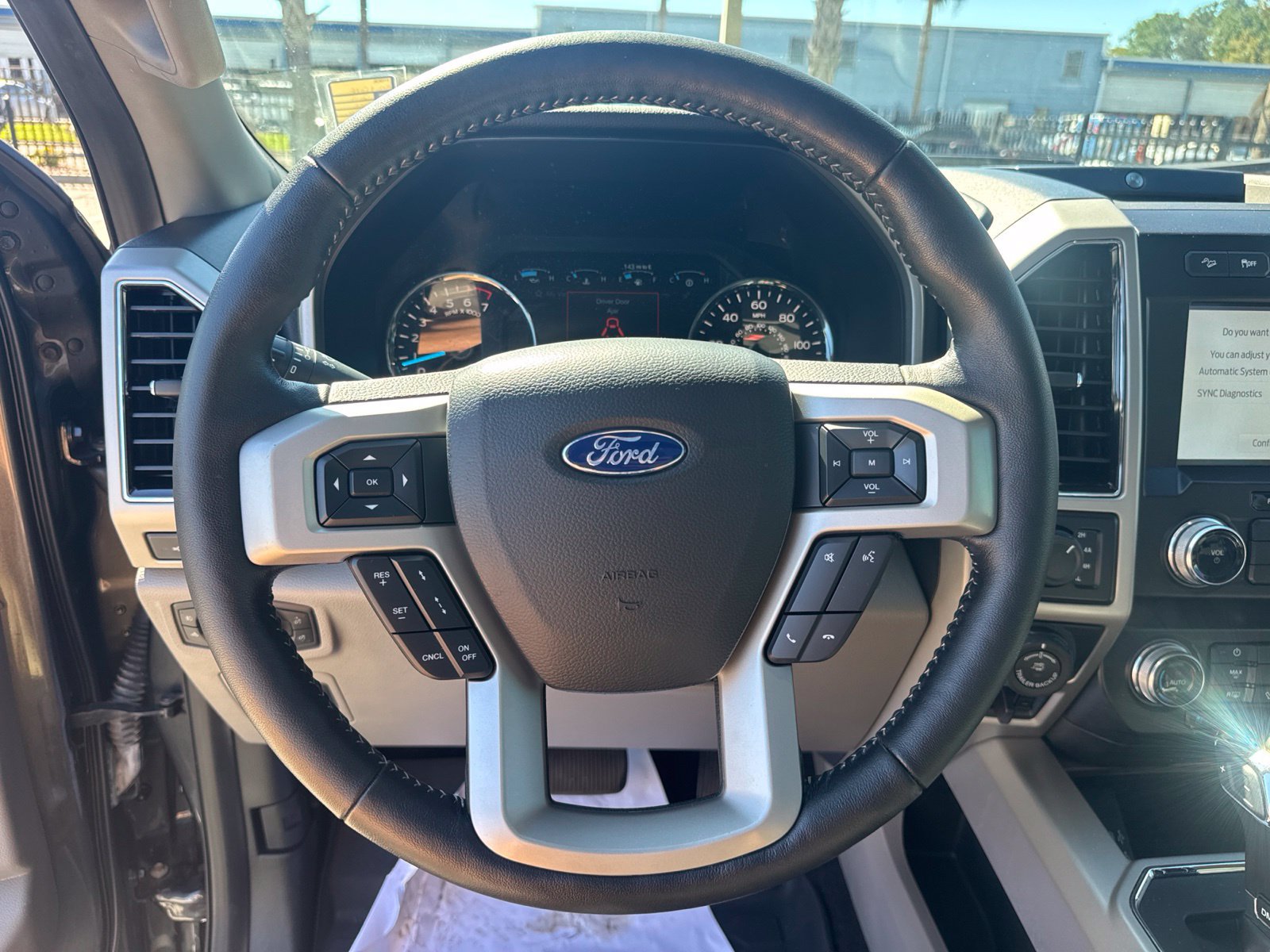Used 2019 Ford F150 Lariat w/ Equipment Group 502A Luxury AWD/4WD image 25