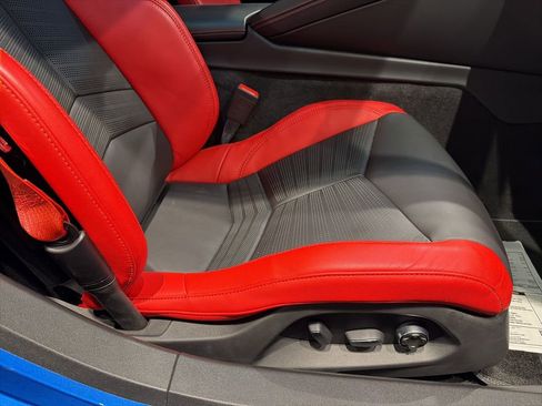 Used 2022 Chevrolet Corvette Stingray Premium Cpe w/ Z51 Performance Package image 39