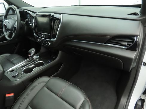 Used 2023 Chevrolet Traverse RS w/ LPO, Roadside Safety Package image 17