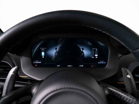 Used 2024 McLaren Artura Performance image 21