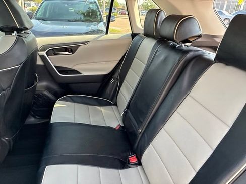 Used 2021 Toyota RAV4 XLE w/ Convenience Package AWD/4WD image 20