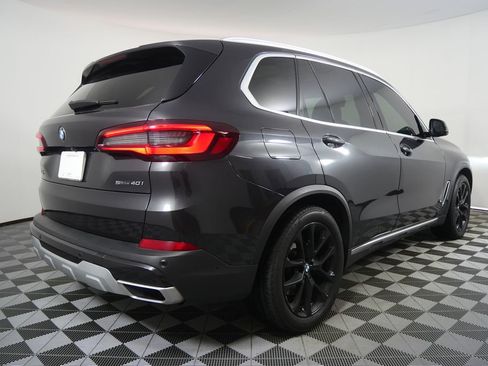 Used 2021 BMW X5 sDrive40i w/ Premium Package image 3