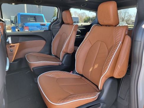 New 2026 Chrysler Pacifica Pinnacle AWD/4WD image 20