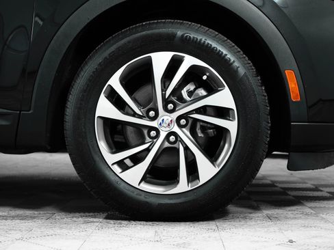 Used 2023 Buick Envision Essence image 8