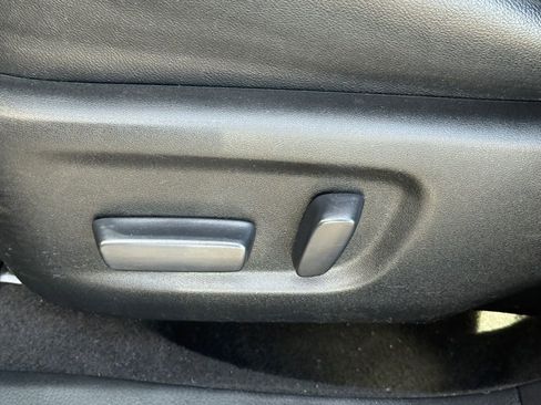 Used 2017 Toyota Corolla XLE w/ Carpet Mat Package (TMS) image 20