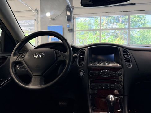 Used 2017 INFINITI QX50 2WD w/ Premium Plus Package image 28