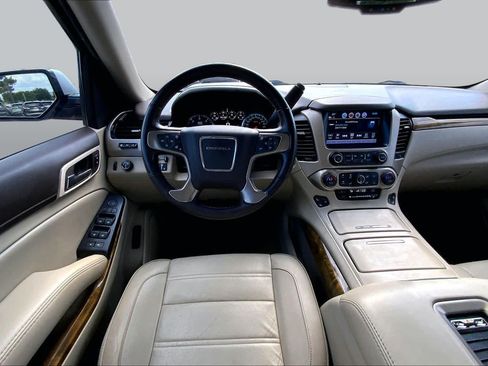 Used 2017 GMC Yukon Denali RWD image 6