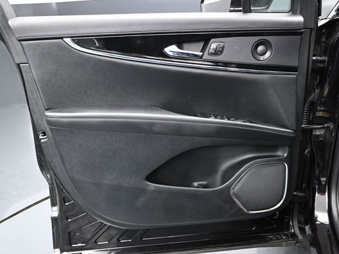 Used 2023 Lincoln Nautilus Reserve w/ Equipment Group 201A image 14