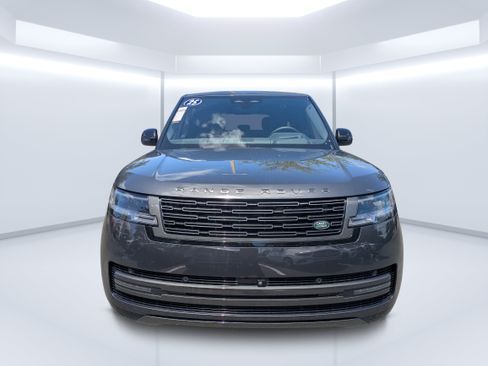 Used 2025 Land Rover Range Rover SE AWD/4WD image 8