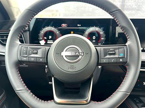 New 2026 Nissan Kicks SR w/ Cold Weather Package FWD image 17