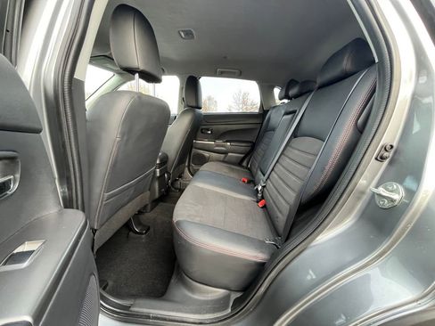 Used 2025 Mitsubishi Outlander Sport AWD image 17