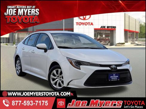 Used 2026 Toyota Corolla LE FWD image 1