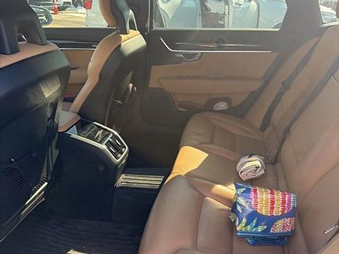 Used 2018 Volvo S90 T5 Momentum w/ Convenience Package image 8