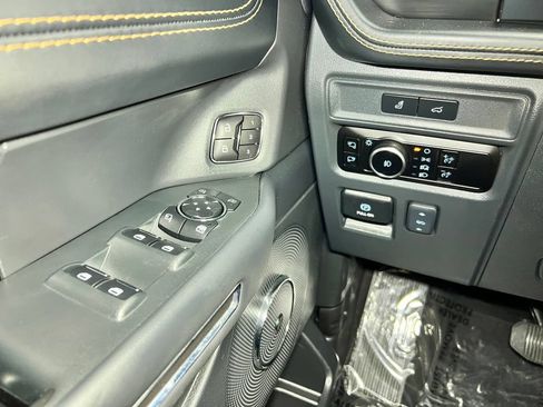 Used 2024 Ford Expedition Platinum AWD/4WD image 25
