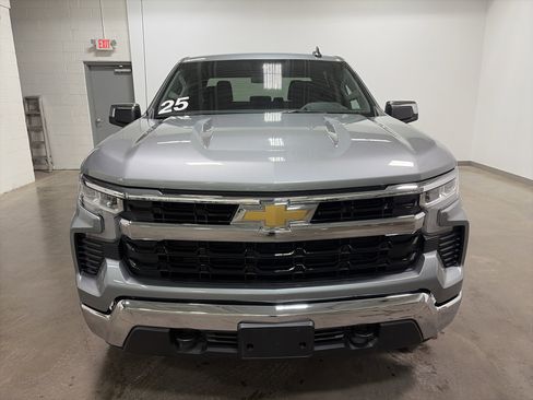Used 2025 Chevrolet Silverado 1500 LT image 8