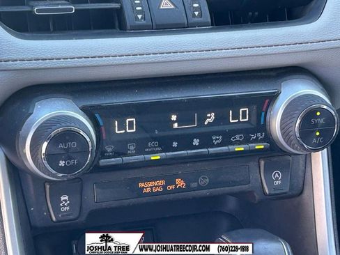 Used 2021 Toyota RAV4 XLE Premium image 19