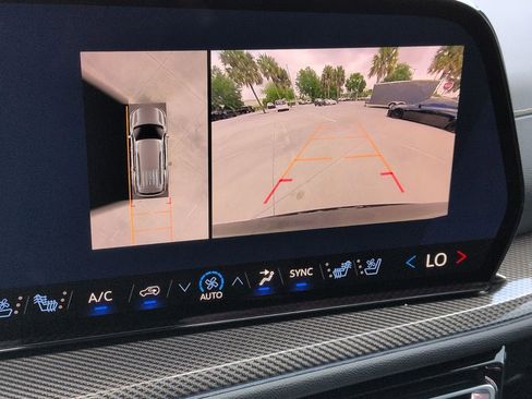 New 2026 Chevrolet Traverse High Country FWD image 17